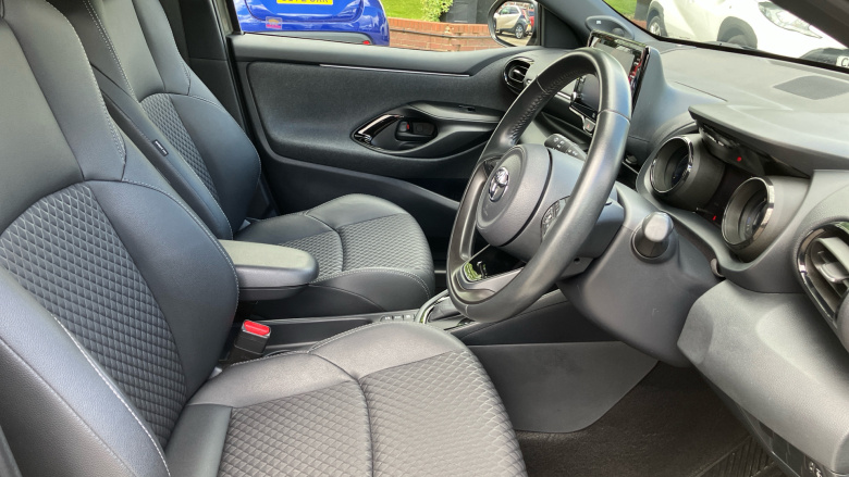 Toyota Yaris 1.5 Hybrid Dynamic 5dr CVT Hybrid Hatchback